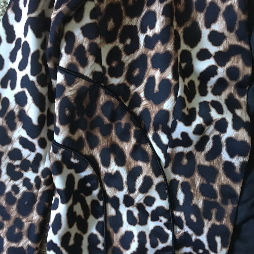 Leopard Print Cropped Jacket - image 3